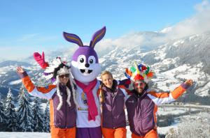 Skischule-Alpendorf_Hase-Herbert_1.jpg
